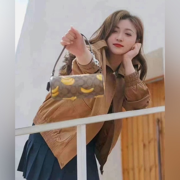 💰SALE💰 NWT Coach Nolita Barrel Bag in Signature Canvas with Banana Print - Picture 6 of 7